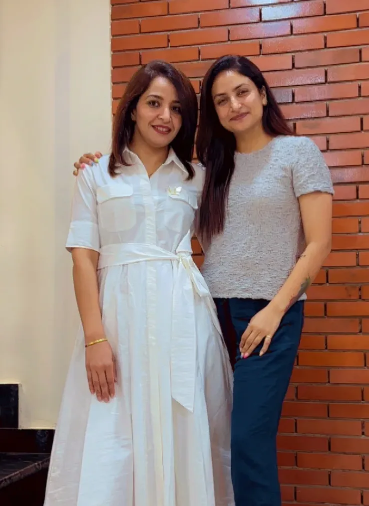 Sisters Behind The Brand